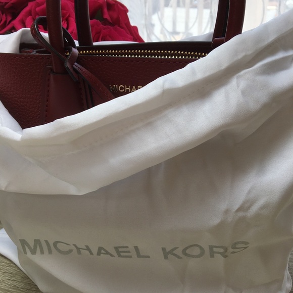 🦚100% Authentic New Michael Kors HandBag Maroon - Picture 6 of 7